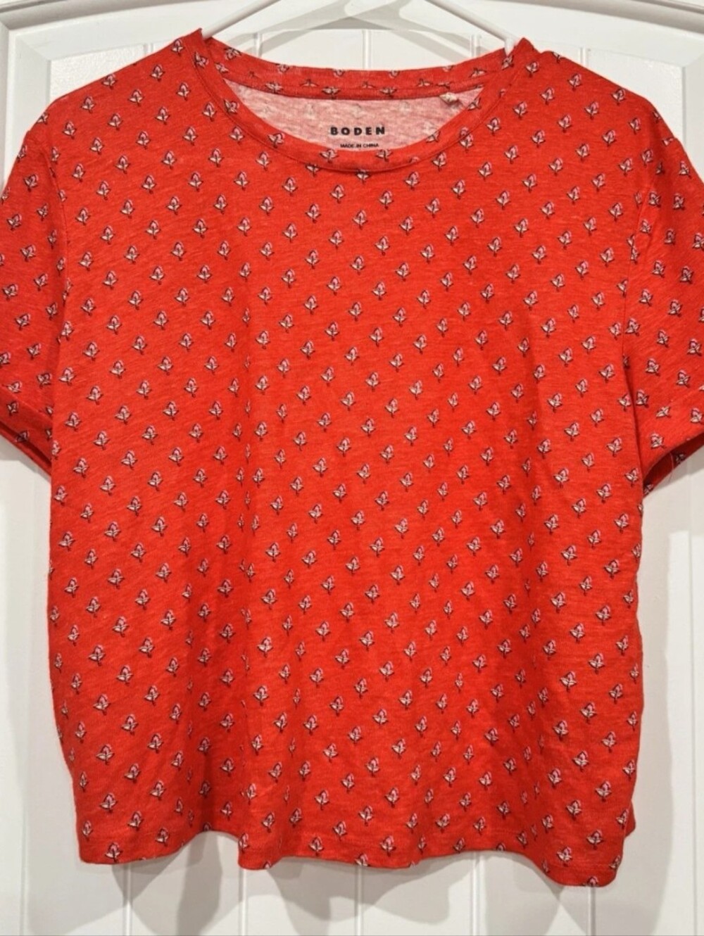 Boden Linen Red & White Floral Boxy Crop Tee w/ Rolled Sleeves, Size 6